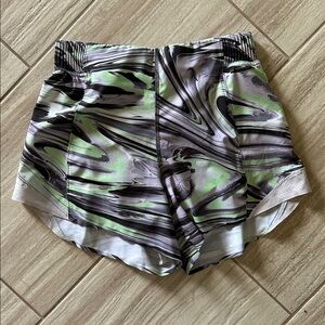 Lululemon Hotty Hot High-Rise Short 4" *Special Edition - Paint Glide Warp